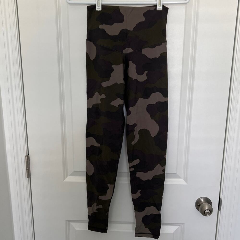OFFLINE By Aerie Real Me High Waisted Camo 7/8 Leggings Green/Black Women's M